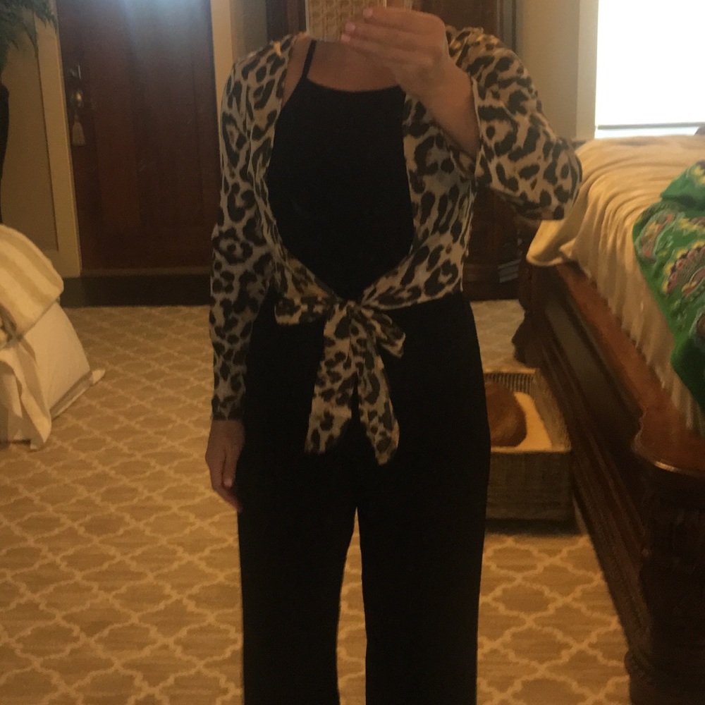 Leopard print / tie front/ crop top NWOT